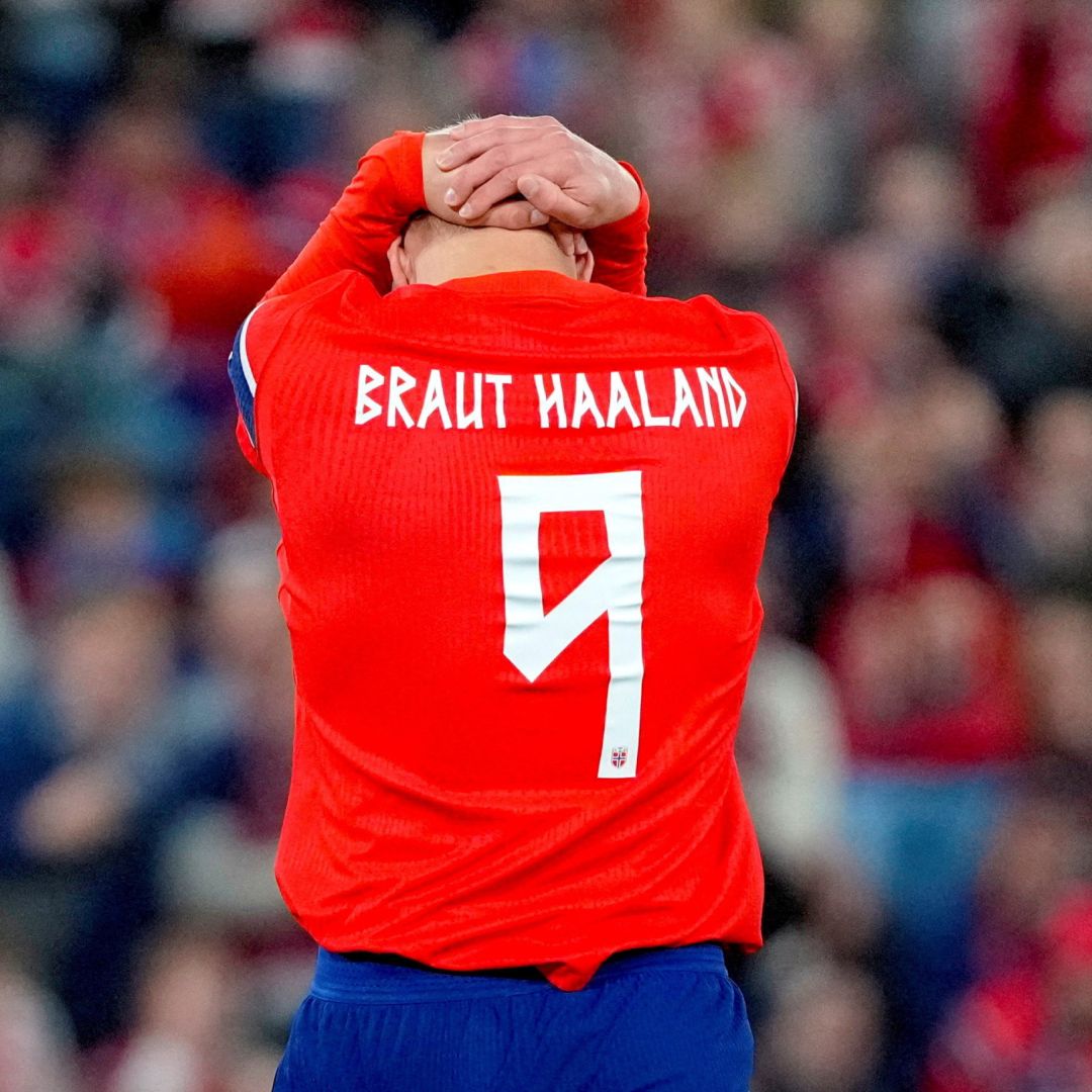 Erling Haaland durante un partido con la selección de Noruega